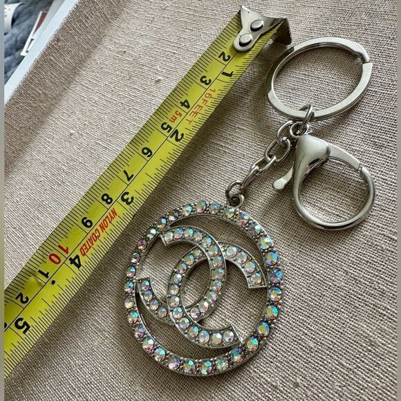 Aurora Borealis Crystal Keychain – Elegant & Sparkling ✨  Crystal Keychain - Picture 13 of 17